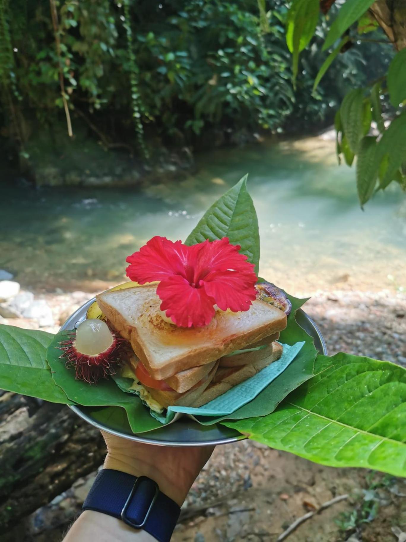 R5 Keramba Inn Bukit Lawang Ngoại thất bức ảnh